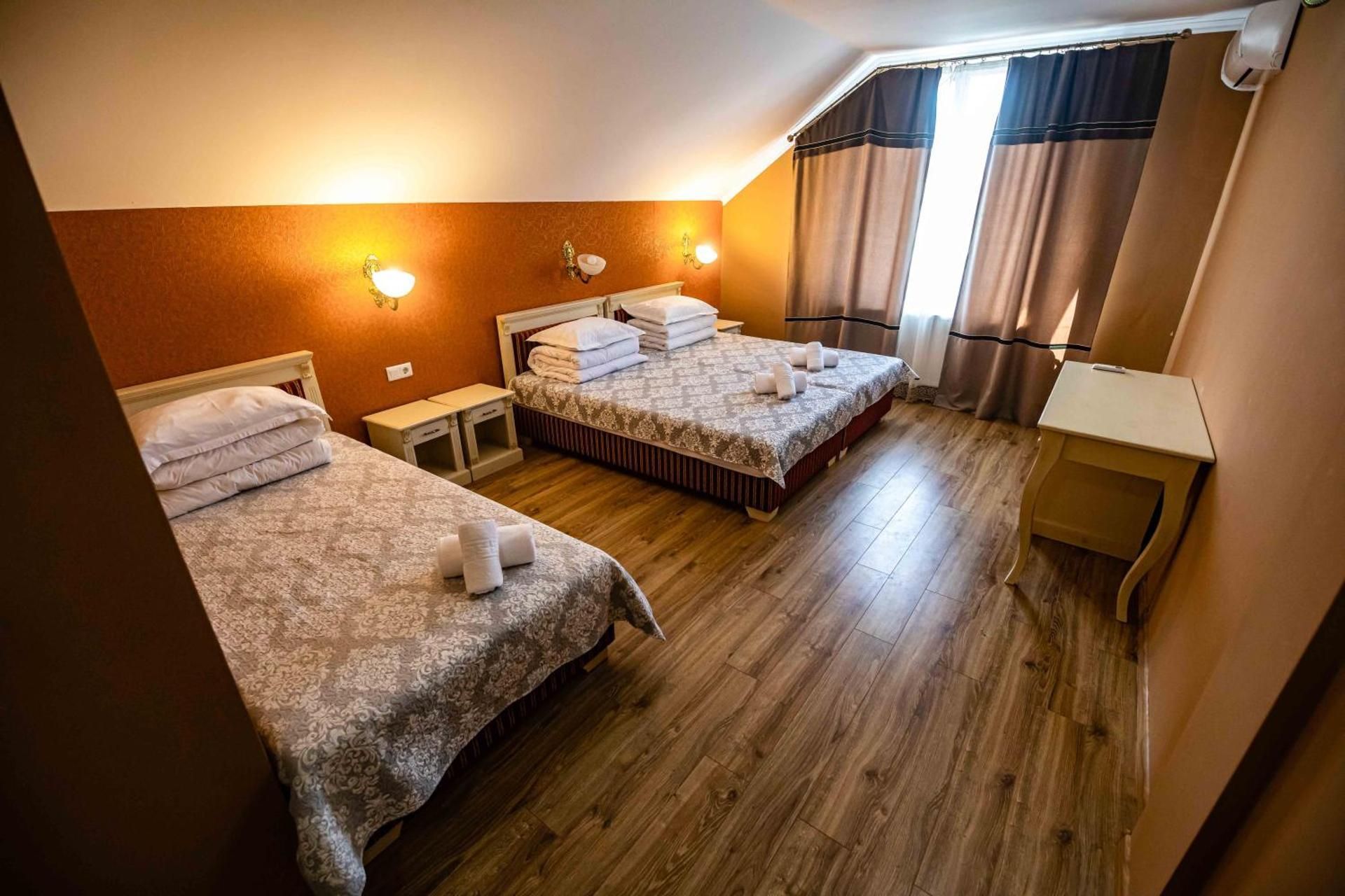 Basic Triple Room