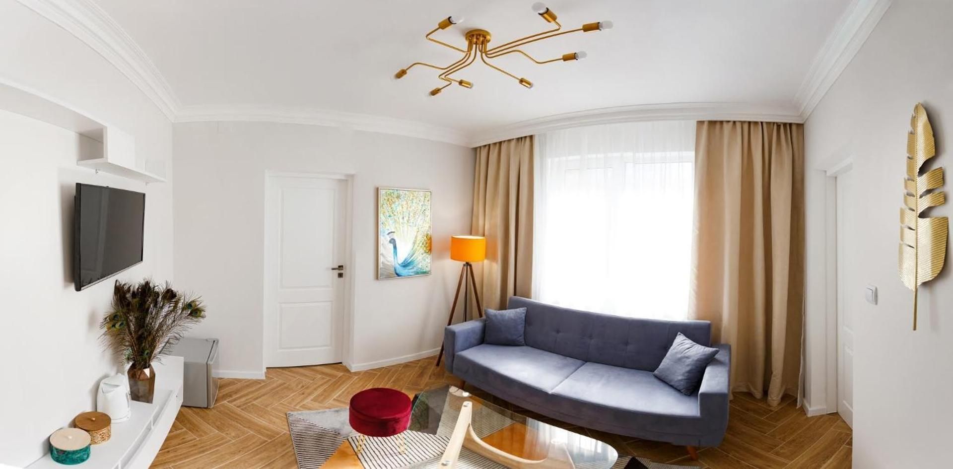 DELUXE APARTMENT
