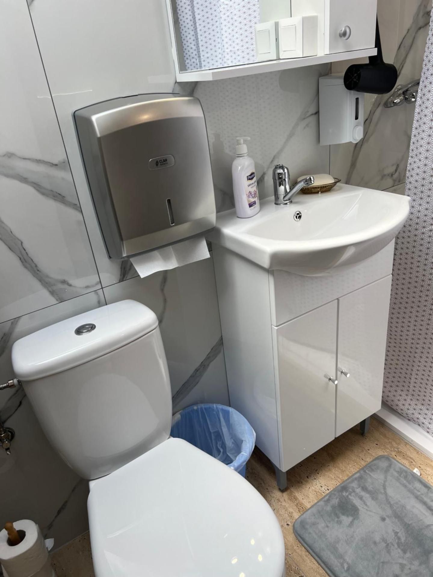 One-Bedroom Deluxe Apartment