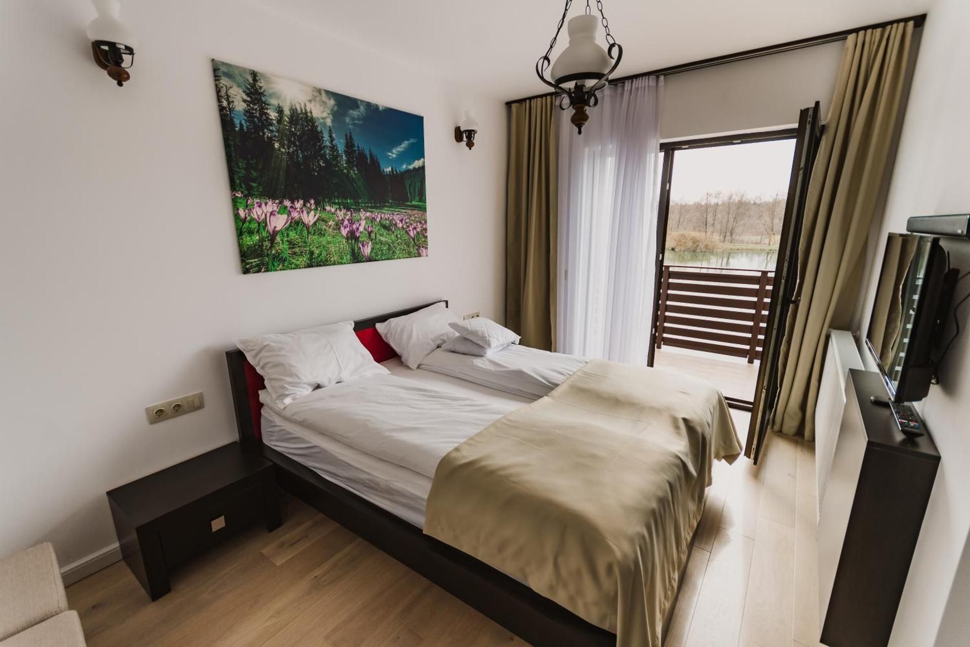 Double Room with Lake View