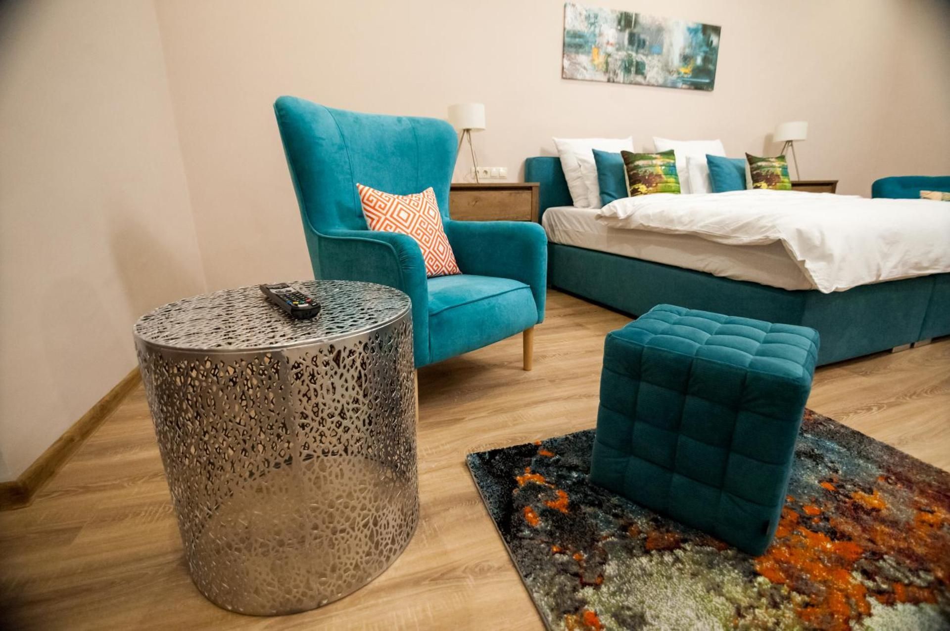 One-Bedroom Apartment with Jacuzzi