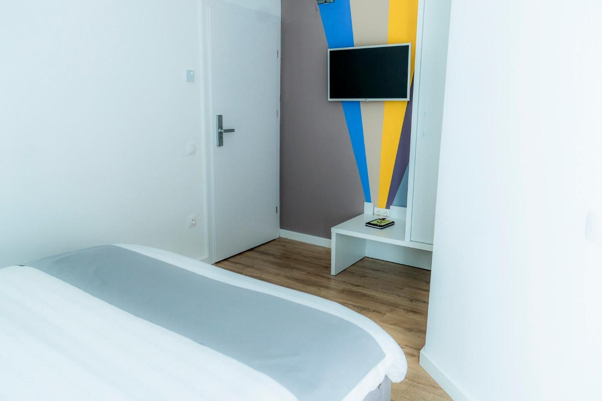 Queen Room with Mini-bar