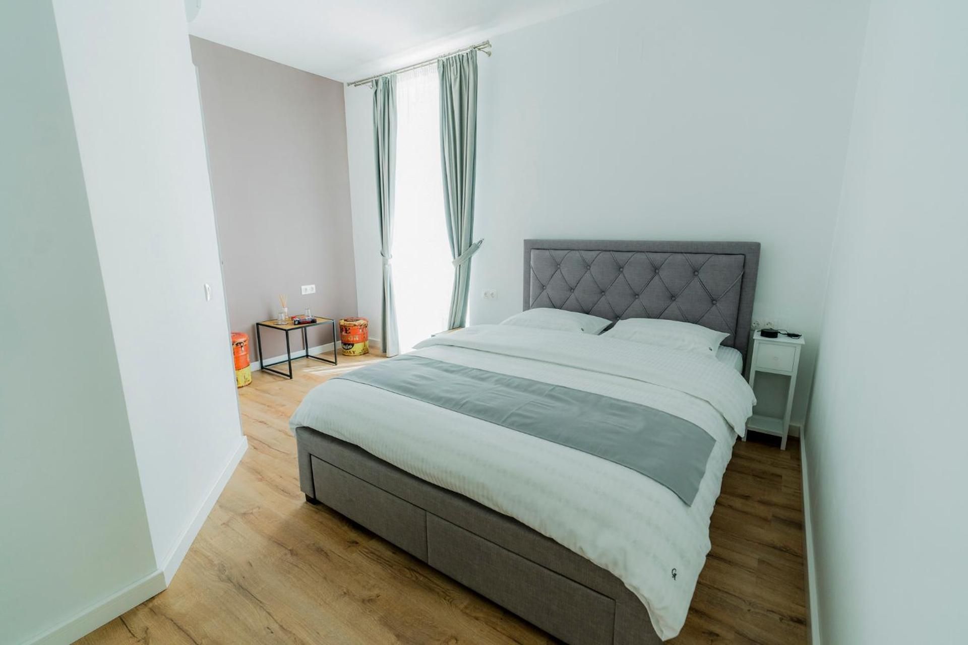 Queen Room with Mini-bar