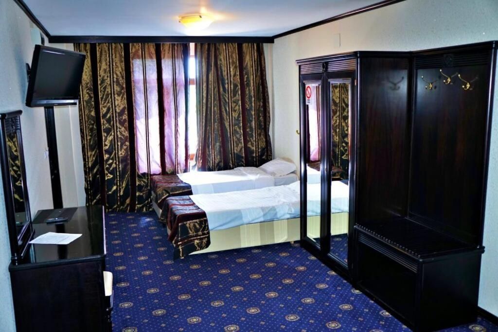 Twin Room with Bathroom