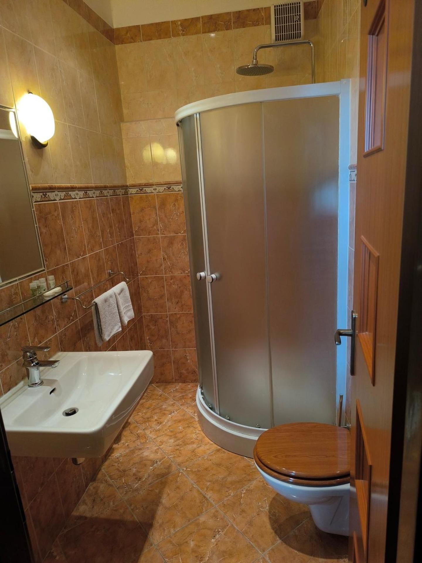 Triple Room with Private Bathroom