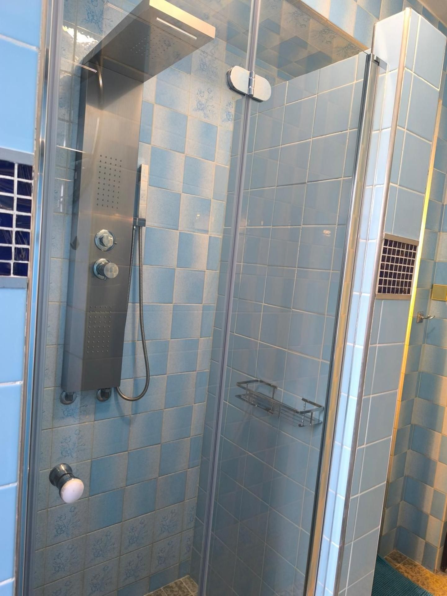 Quadruple Room with Private Bathroom