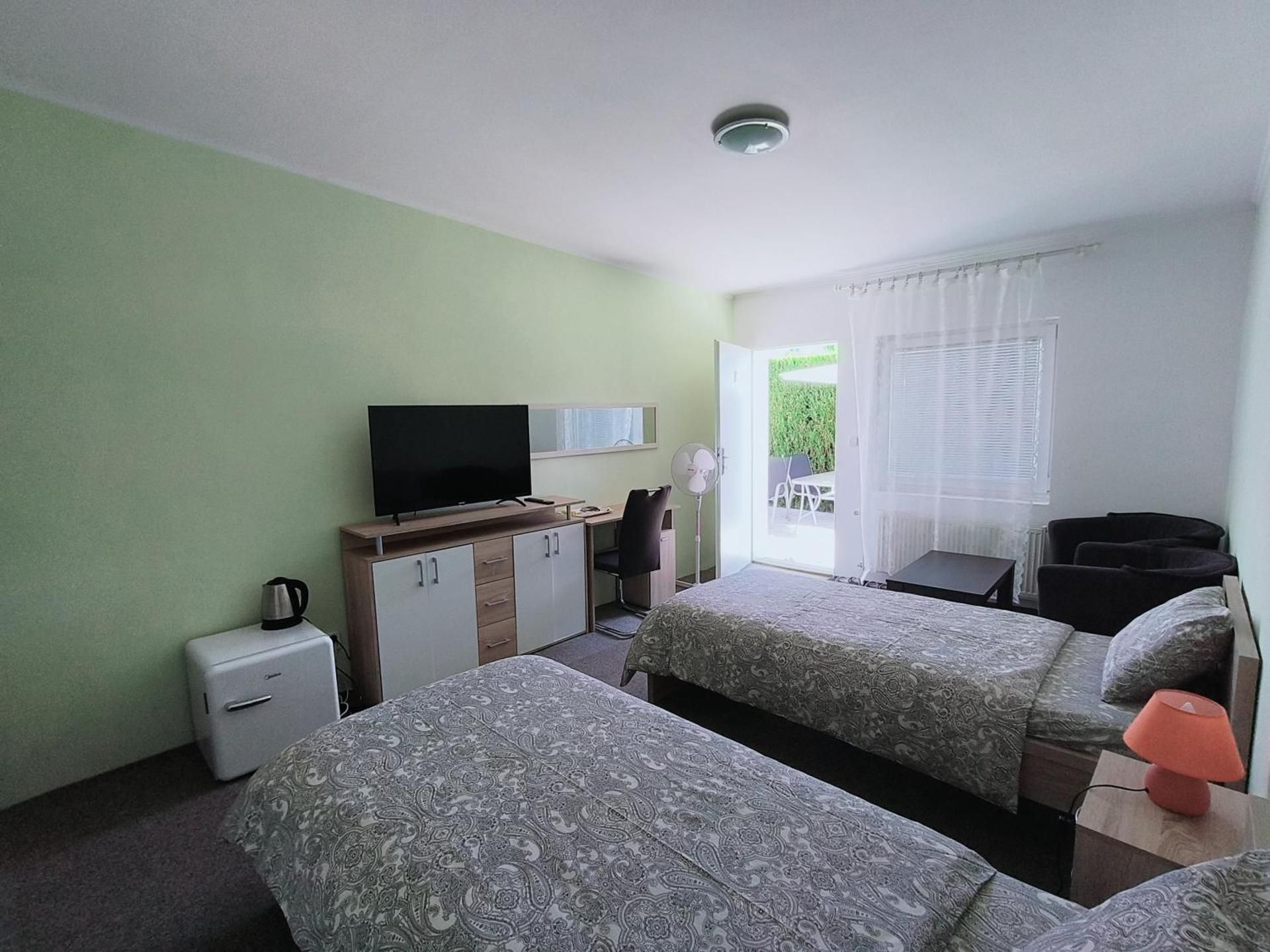 Economy Twin Room