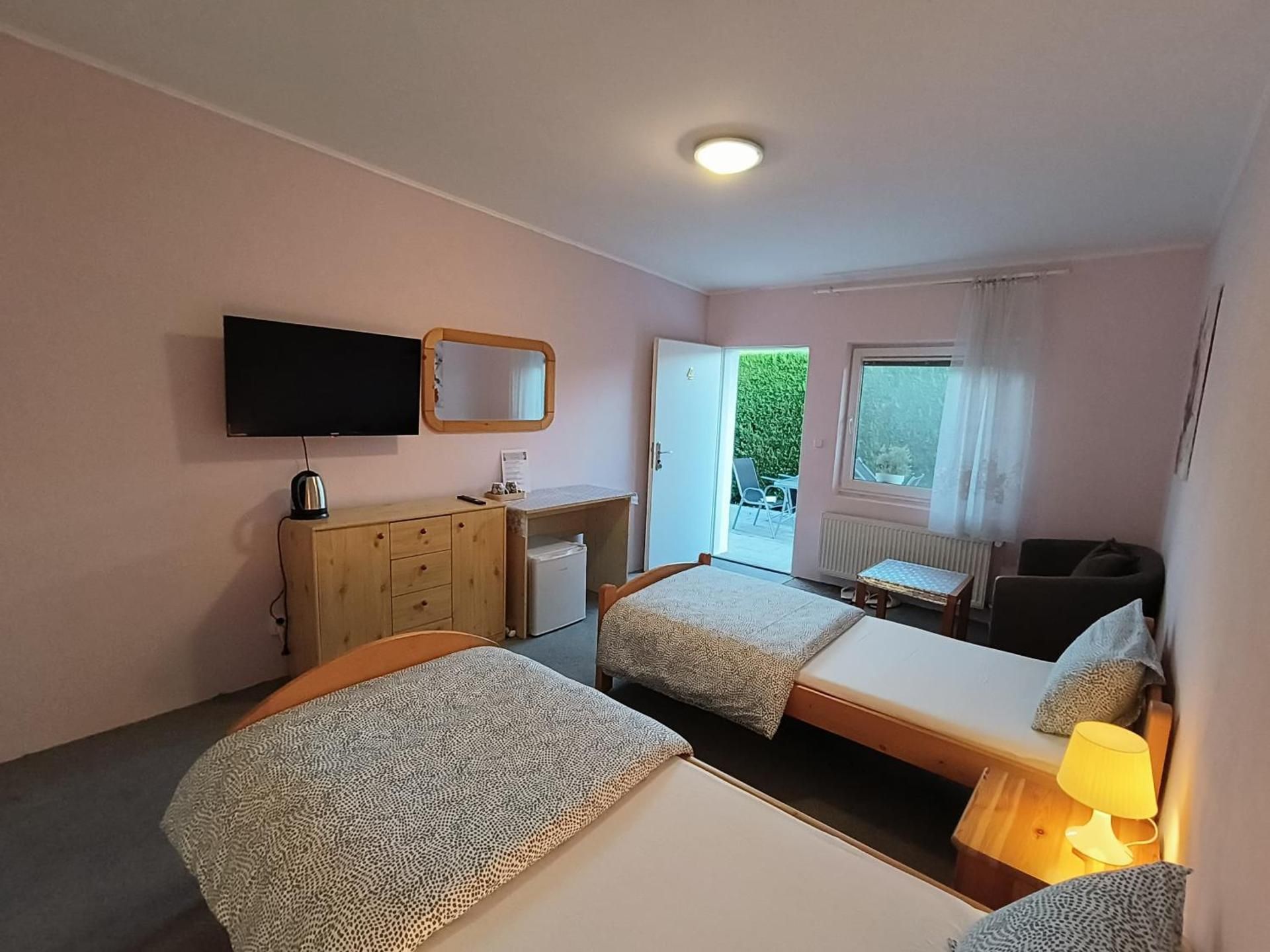 Economy Twin Room