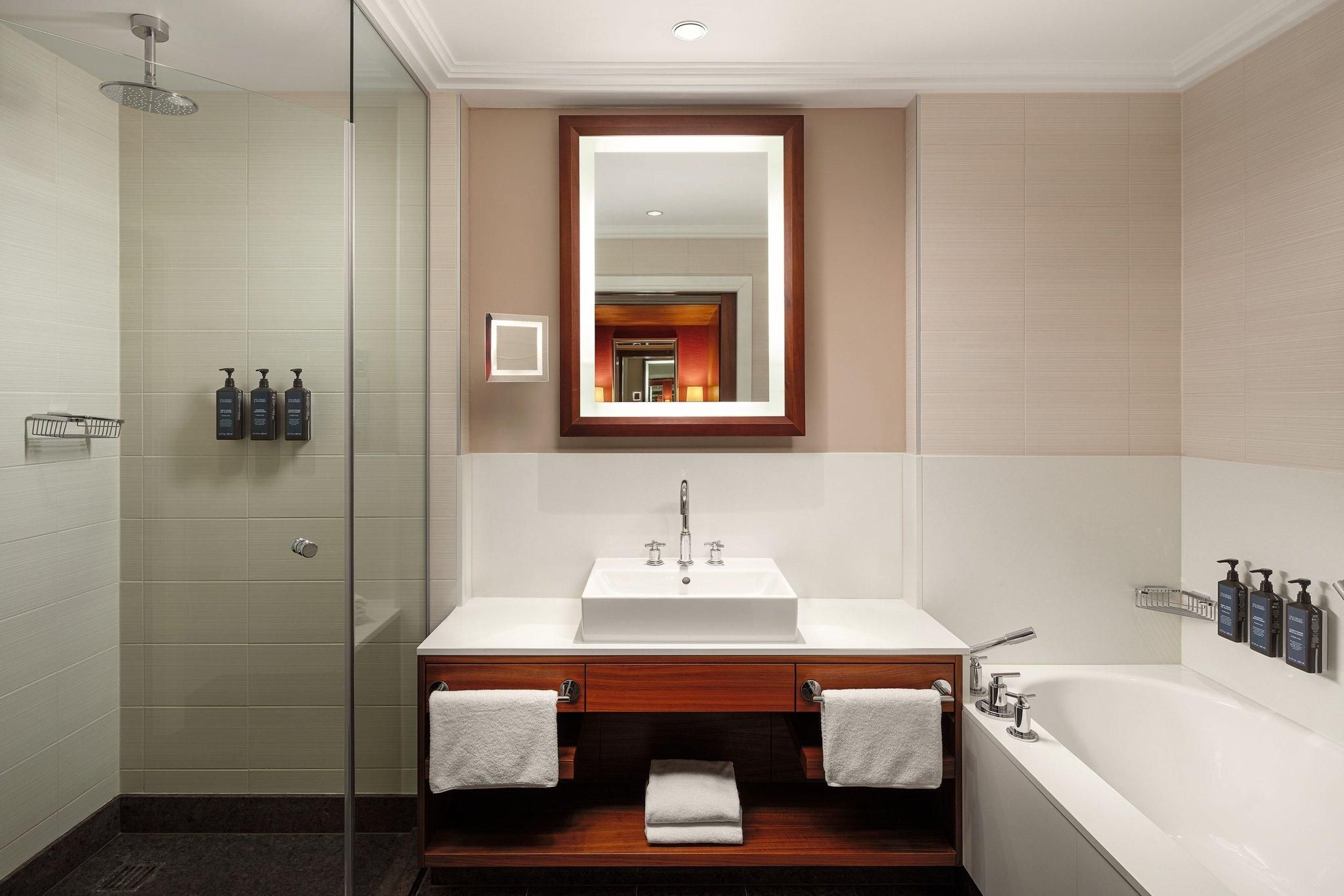 Executive Suite, Club lounge access, 1 Bedroom Suite, 1 King