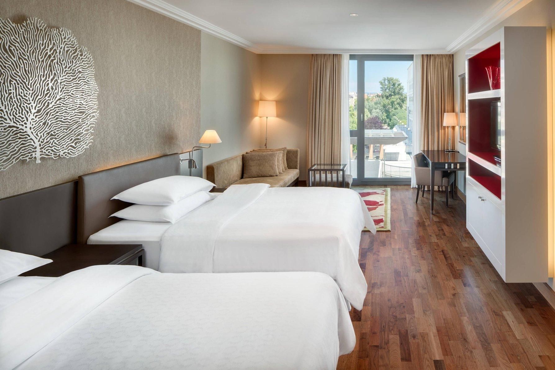 Club, Club lounge access, Larger Guest room, 2 Double