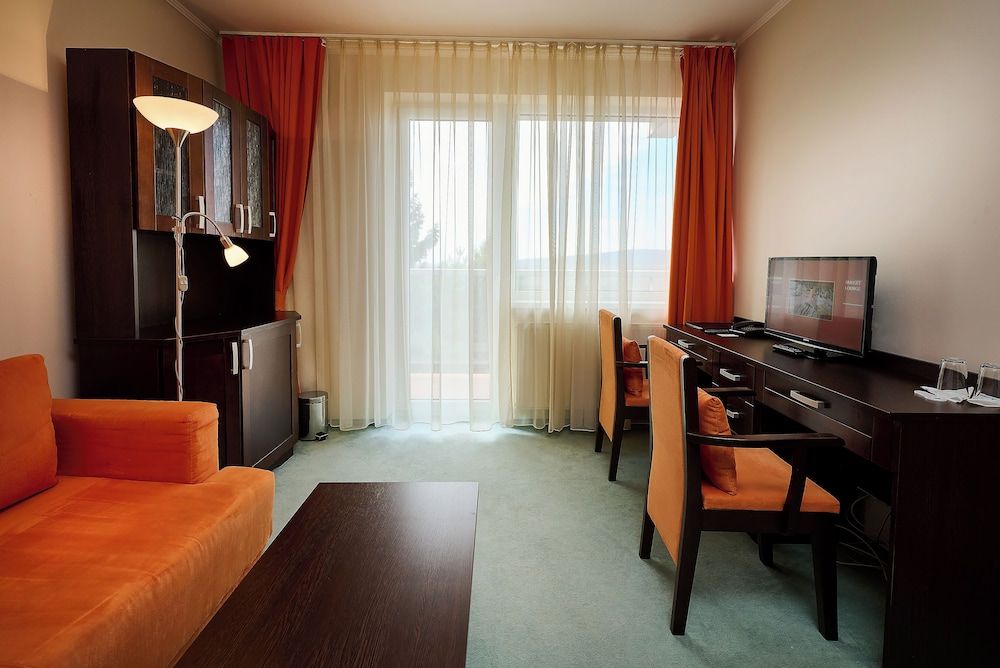 Business Apartment, Balcony