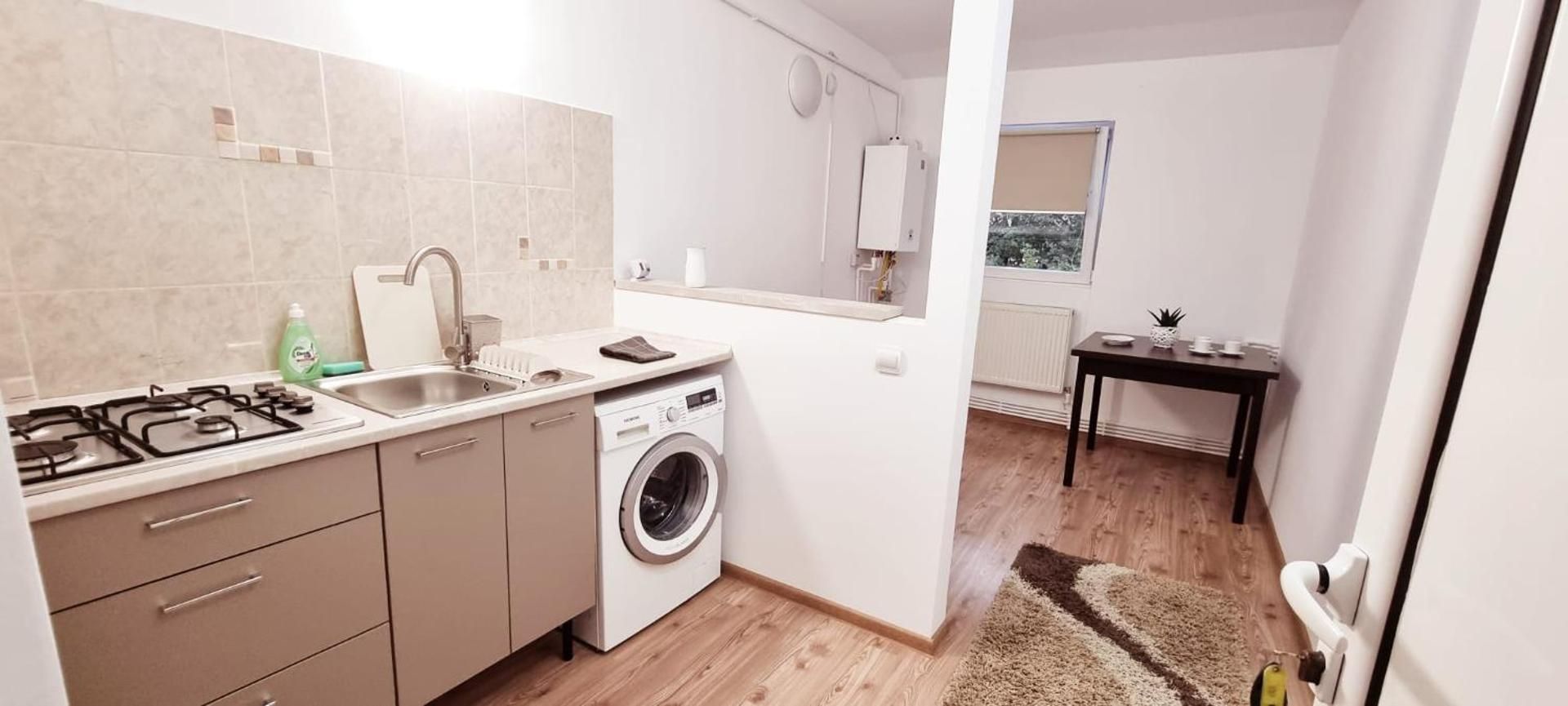 Deluxe One-Bedroom Apartment