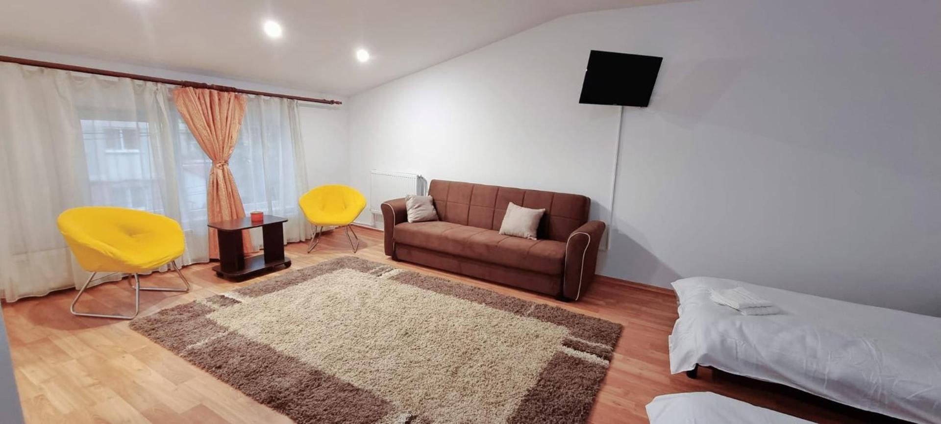 Deluxe One-Bedroom Apartment