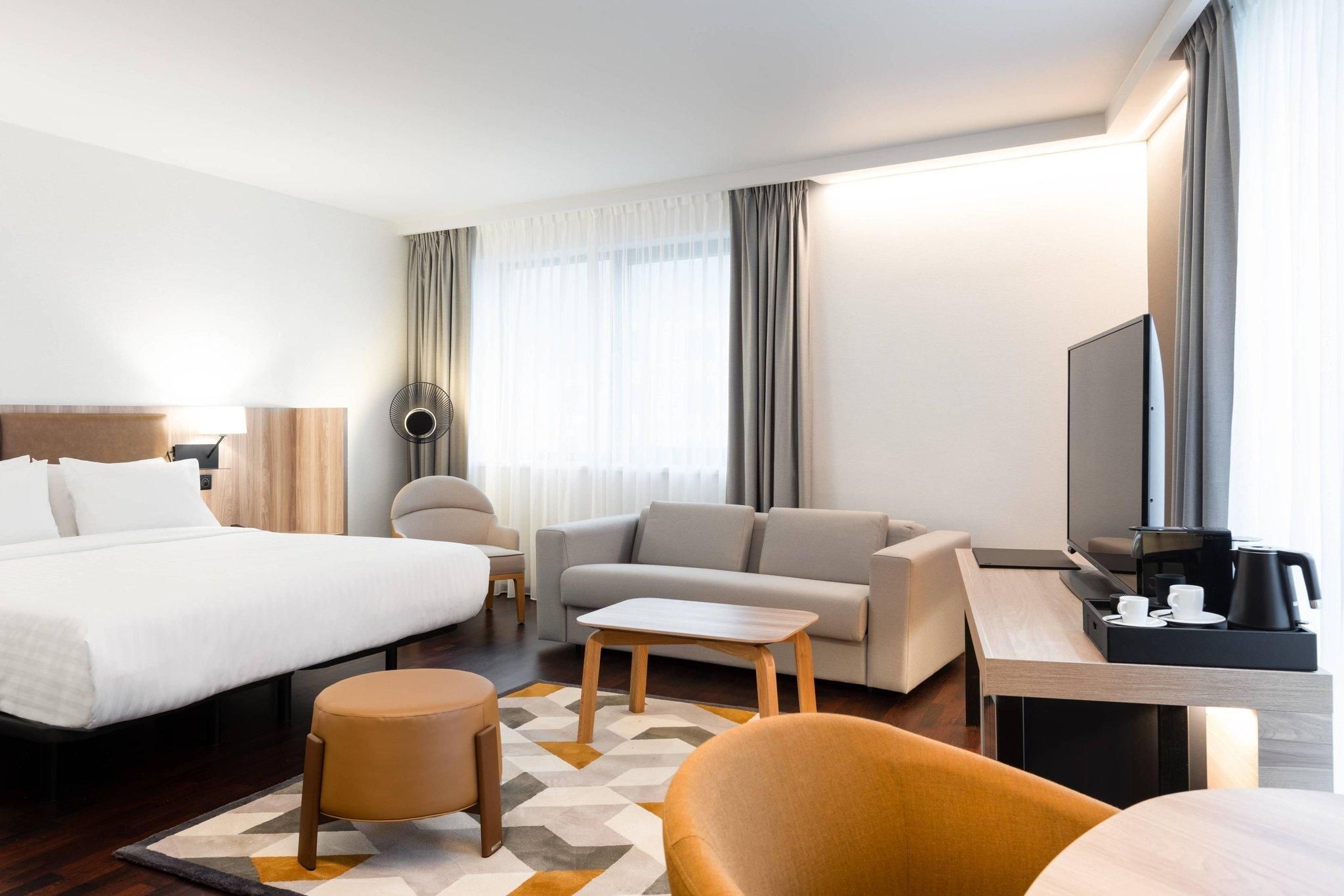 Executive, Guest room, 1 King, Sofa bed