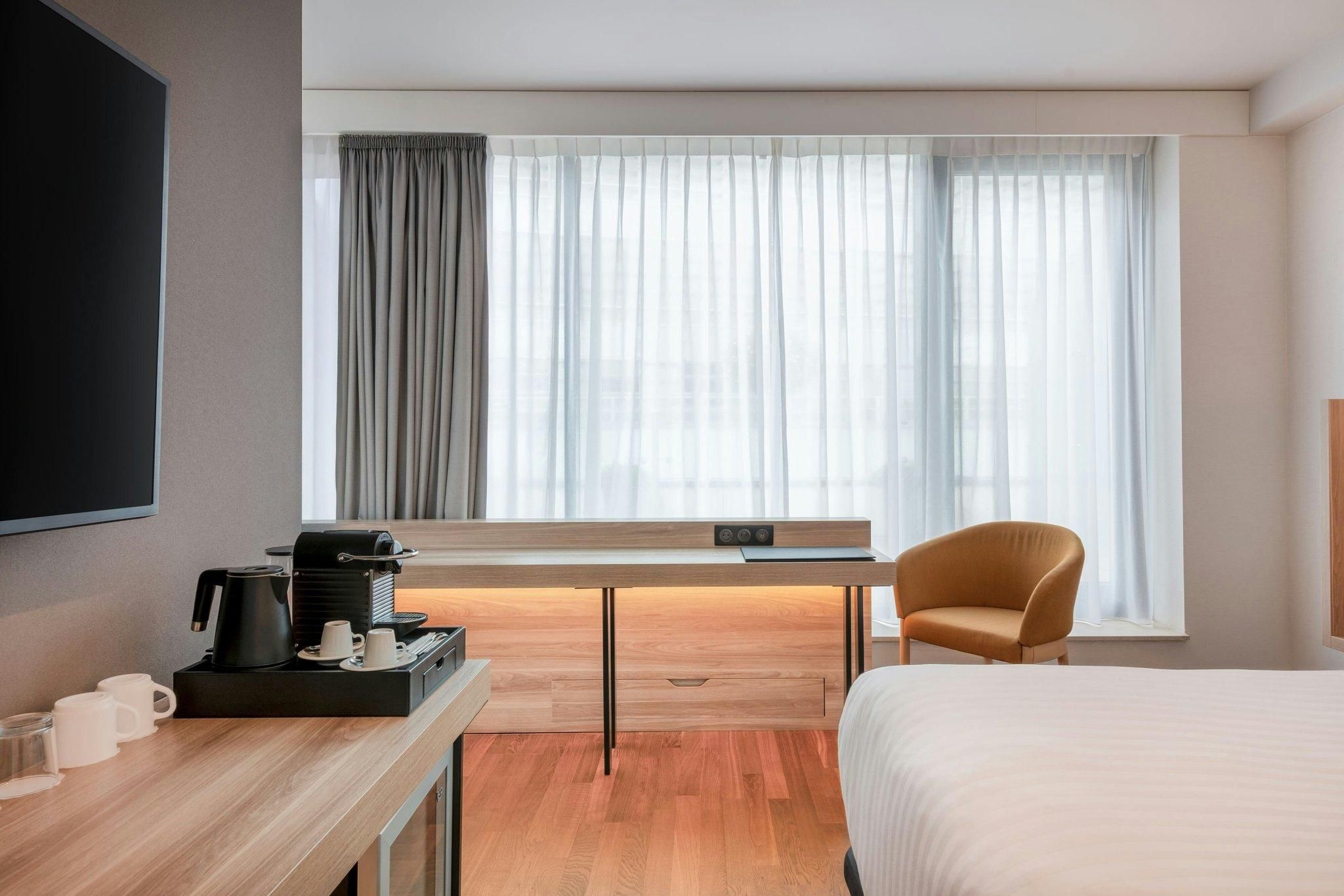 Executive with Terrace, Guest room, 1 King, City view, Terrace