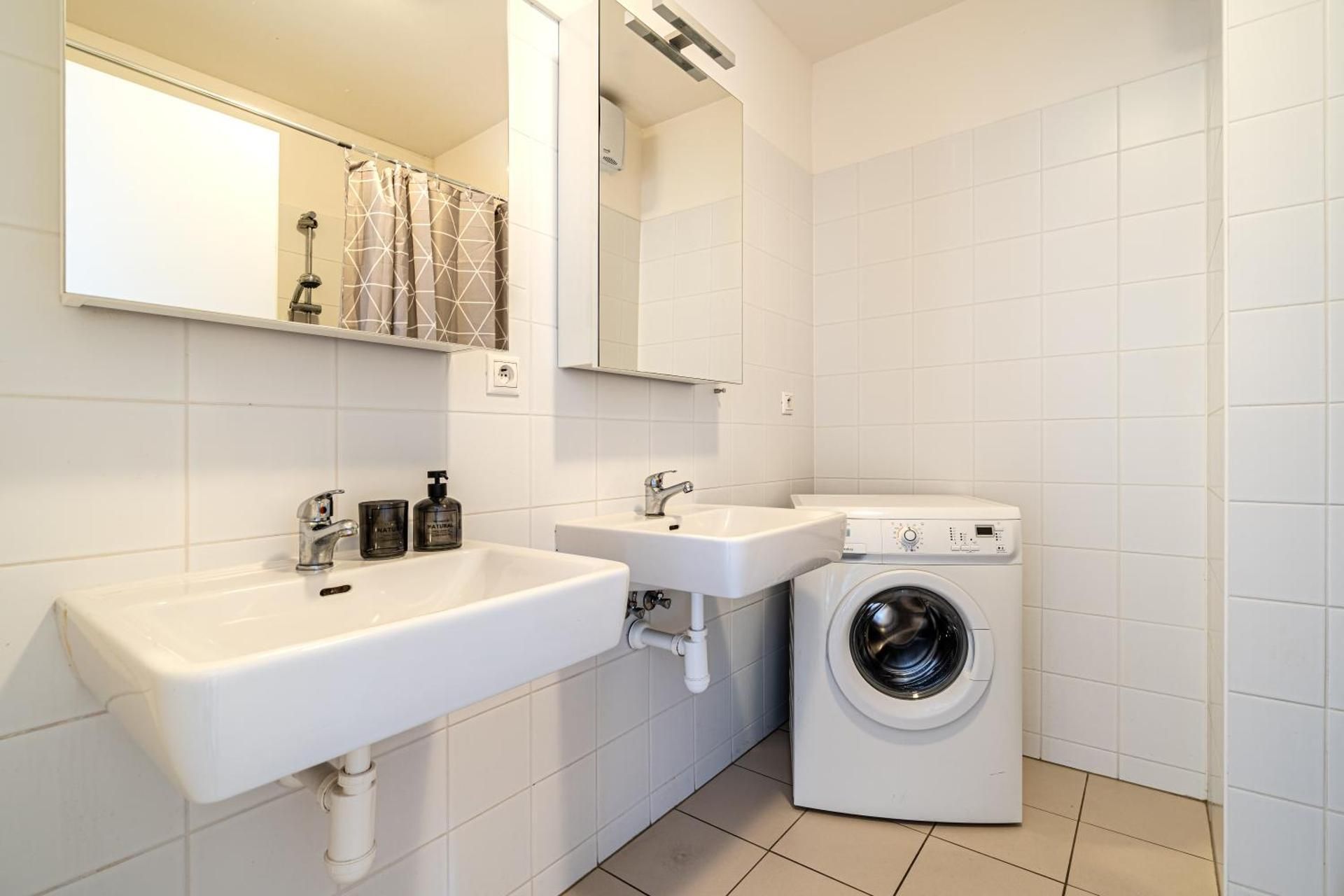 Deluxe Two-Bedroom Apartment with Balcony