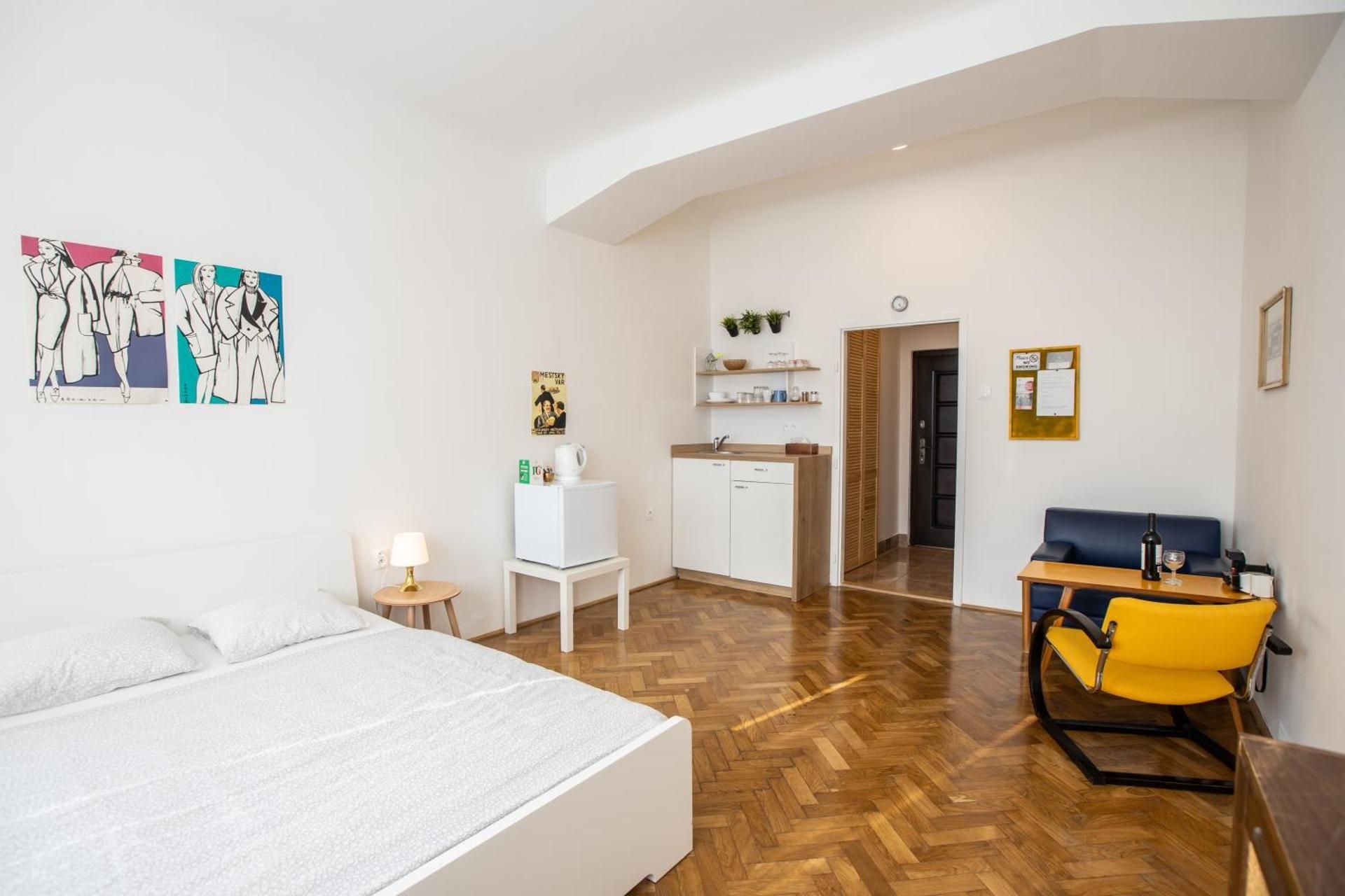 Studio Apartment