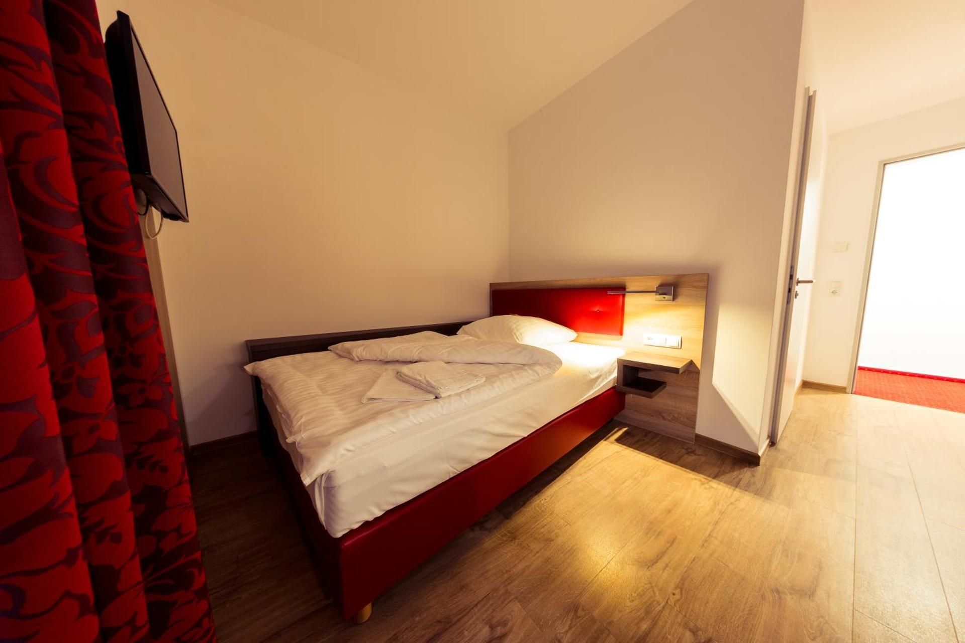 Single Room With Private Bathroom