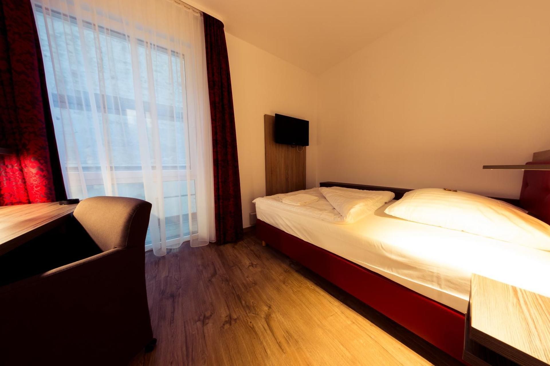Single Room With Private Bathroom