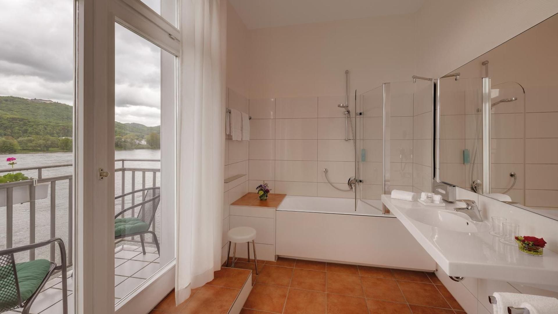 Comfort Double Room with River View and balcony
