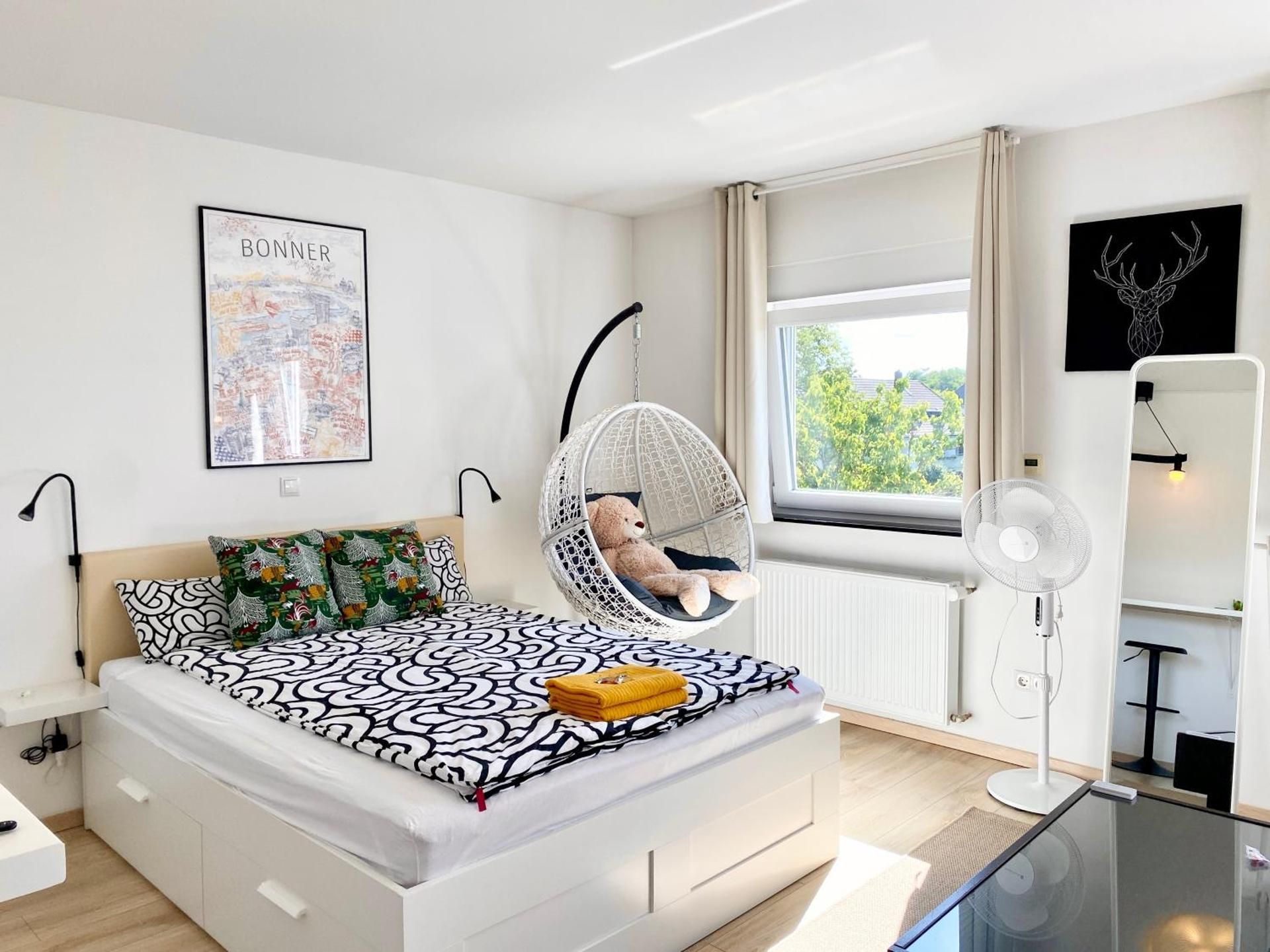Queen Room with Shared Bathroom