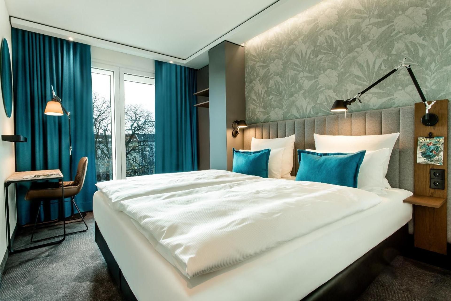 Standard Queen Room