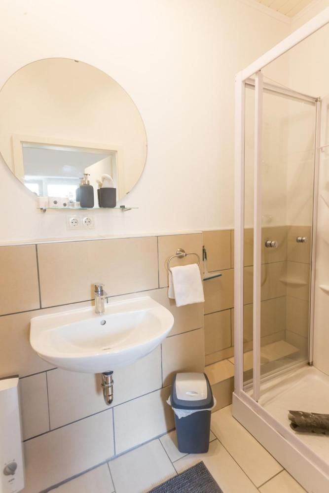 Apartment with Shower