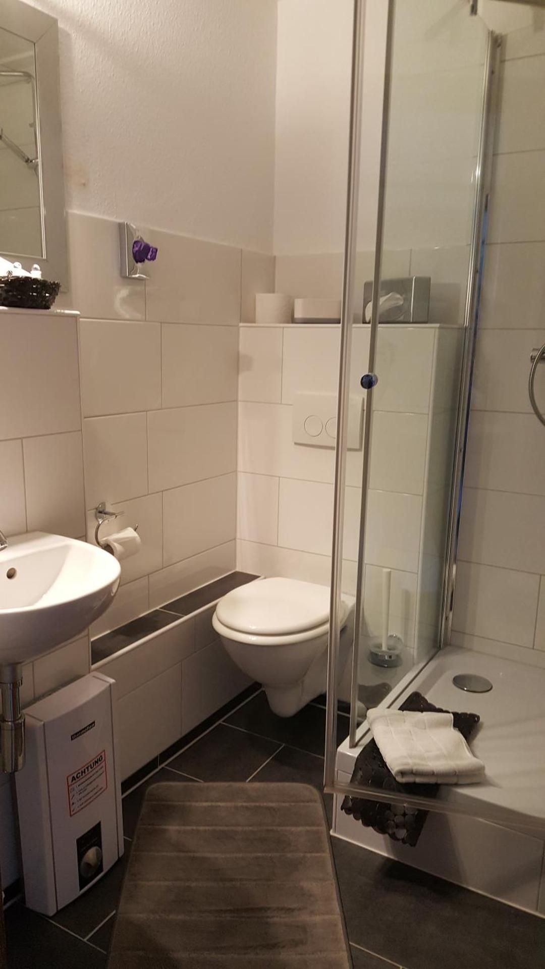 Standard Single Room with Shower