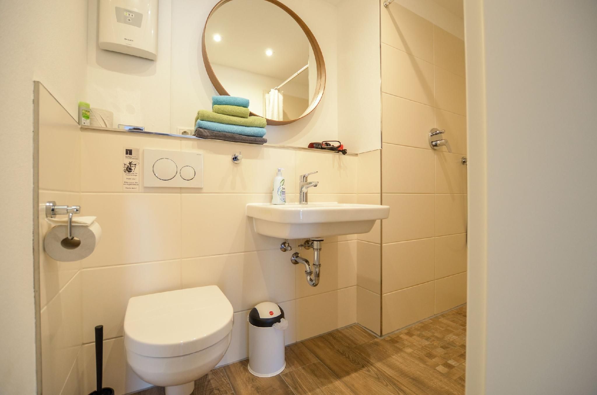 Studio-Ensuite Dusche