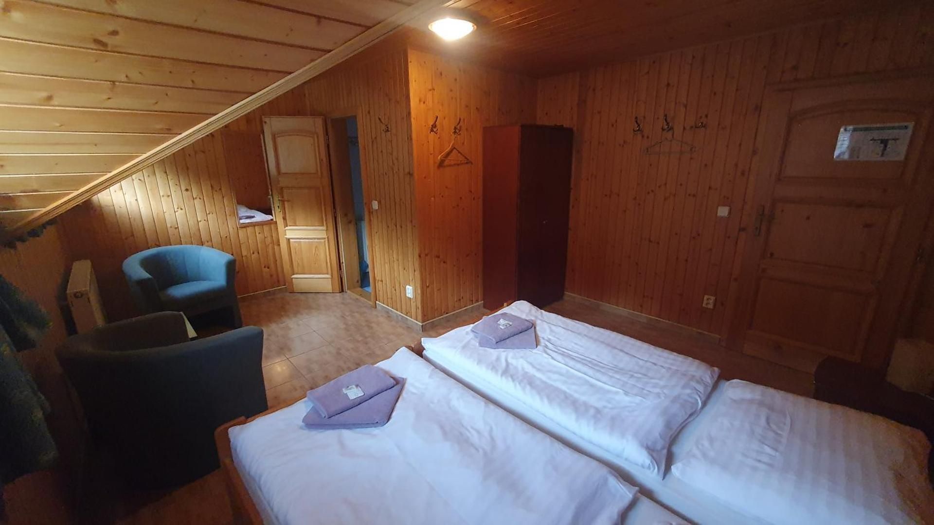 Double or Twin Room with Bathroom