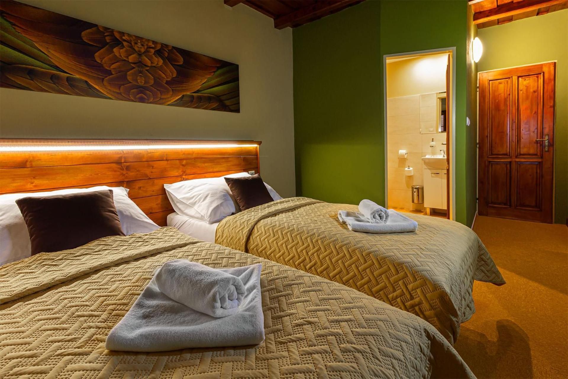 Standard Twin Room