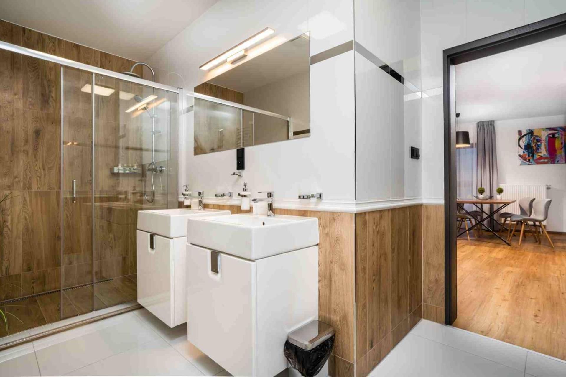 Apartment with Mountain View