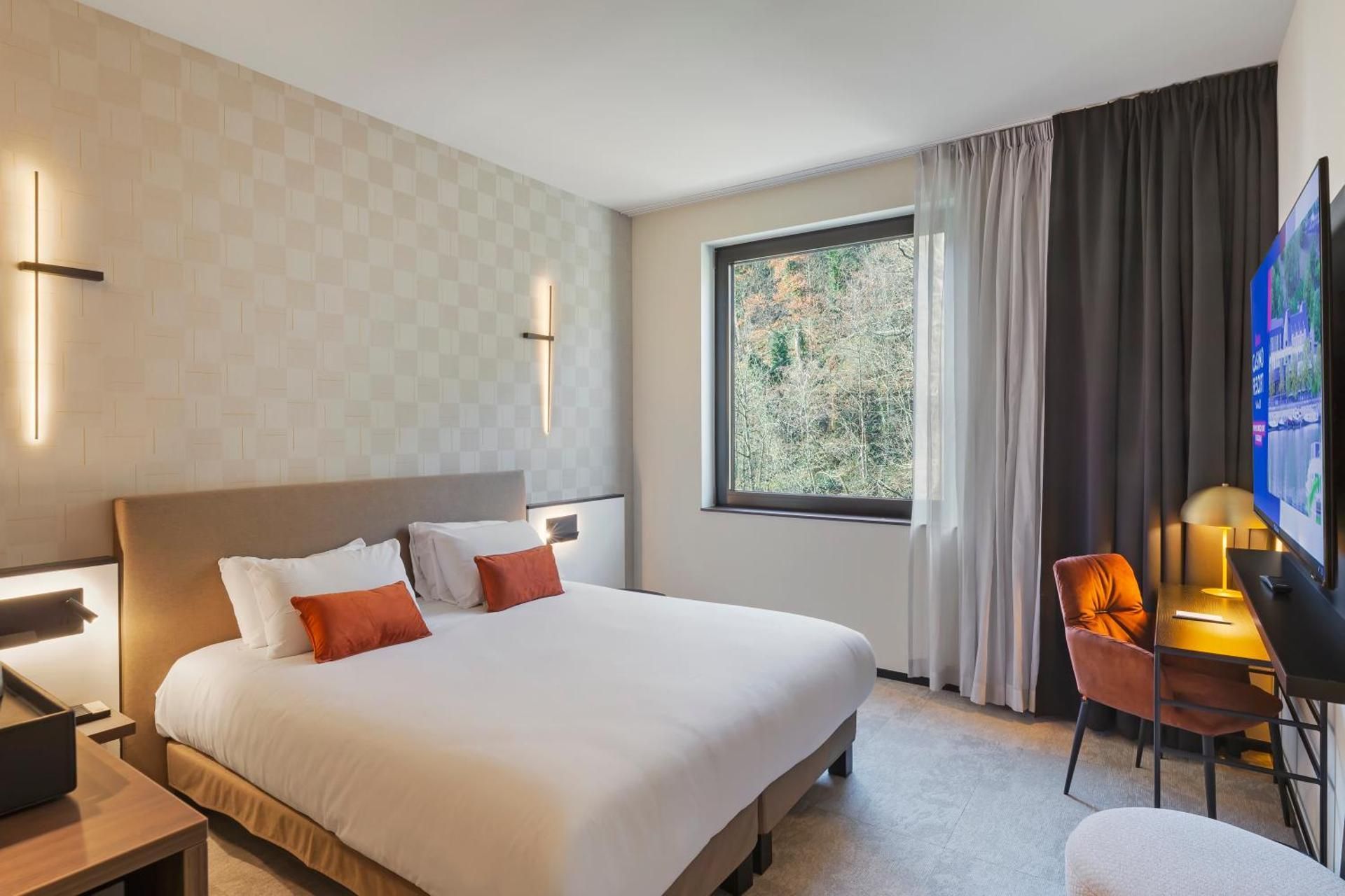 Privilege King Room with Balneo Bathtub and Citadel View