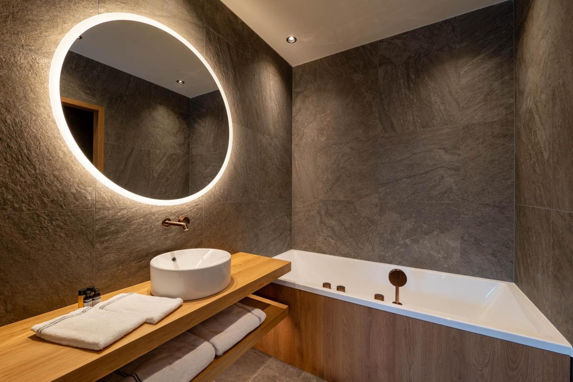 Swissôtel Damian Jasna (Opening winter 2024) Swiss Grand King Suite