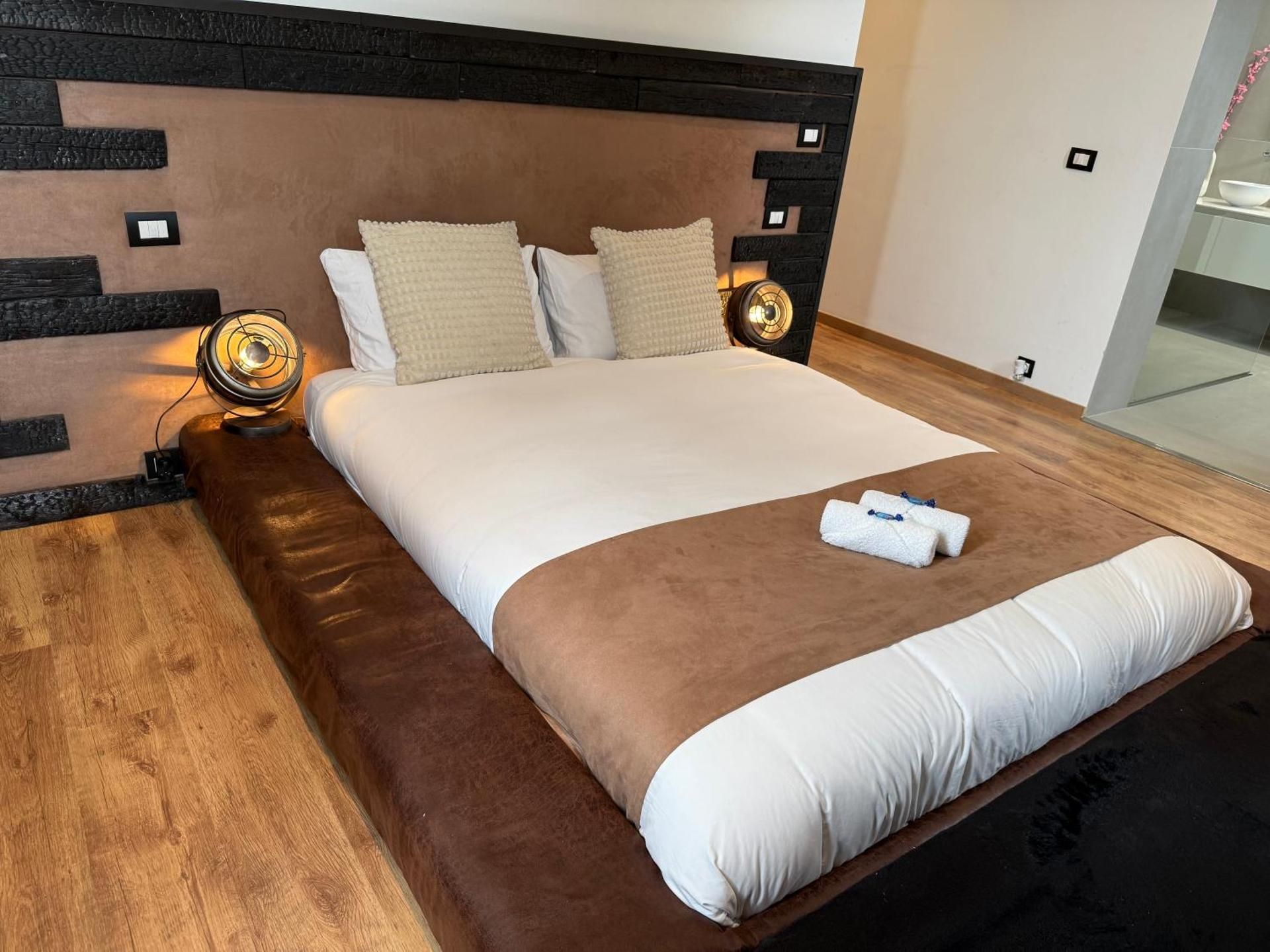 Deluxe Double Room with Bath