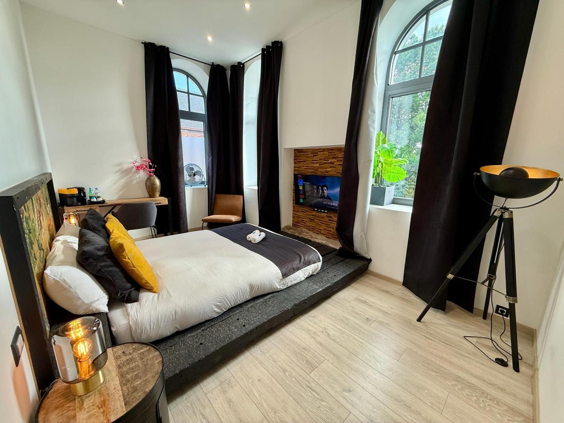 Deluxe King Room