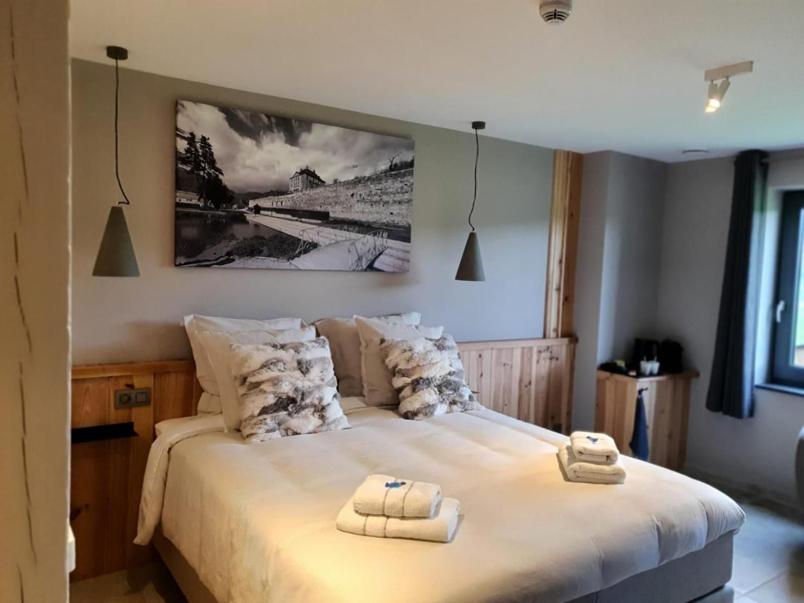 Queen Room with Garden View
