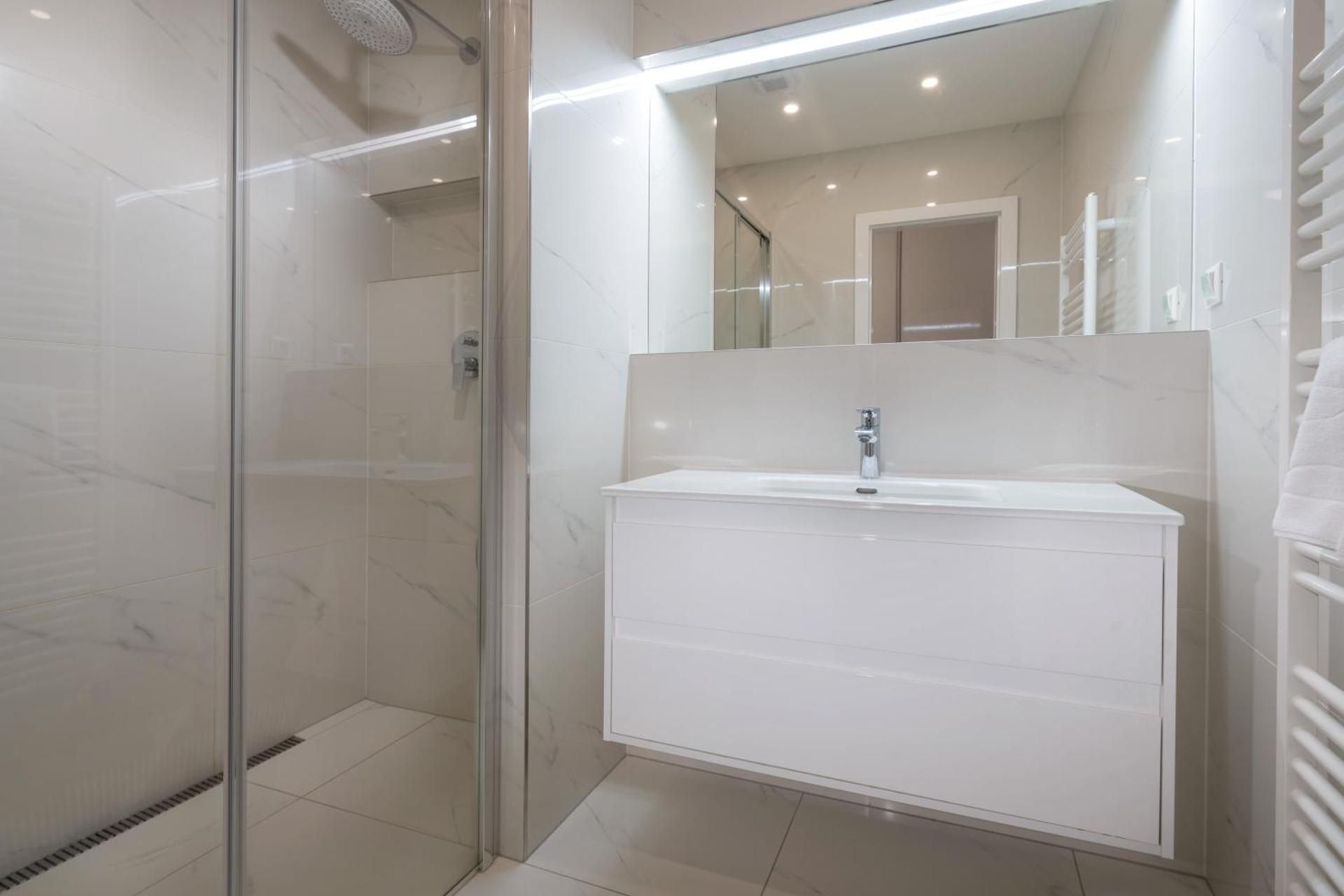 Standard Apartment (HR2 - C302)
