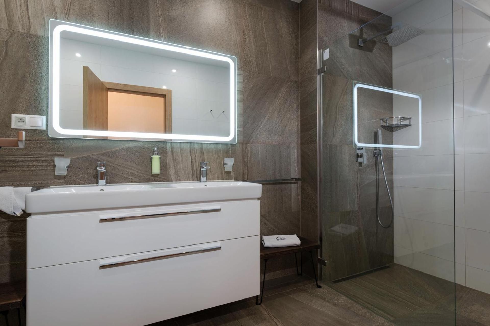 Two-Bedroom Apartment (HR2 - C104)
