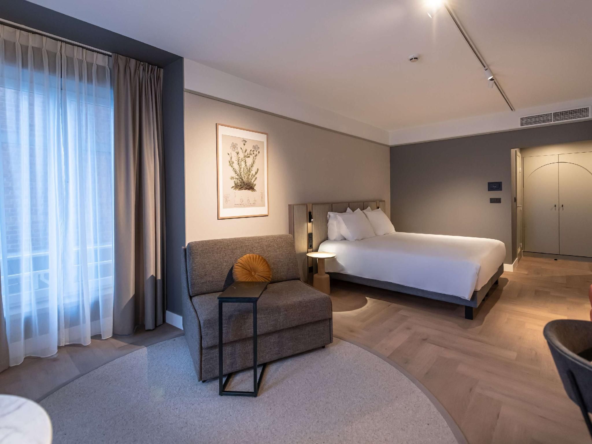 Classic room with King-size bed