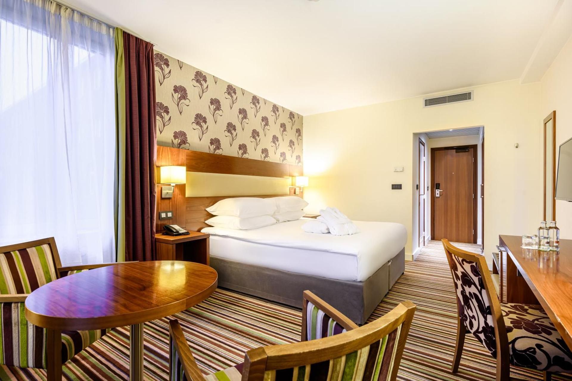 Deluxe Room with 1 kingsize bed
