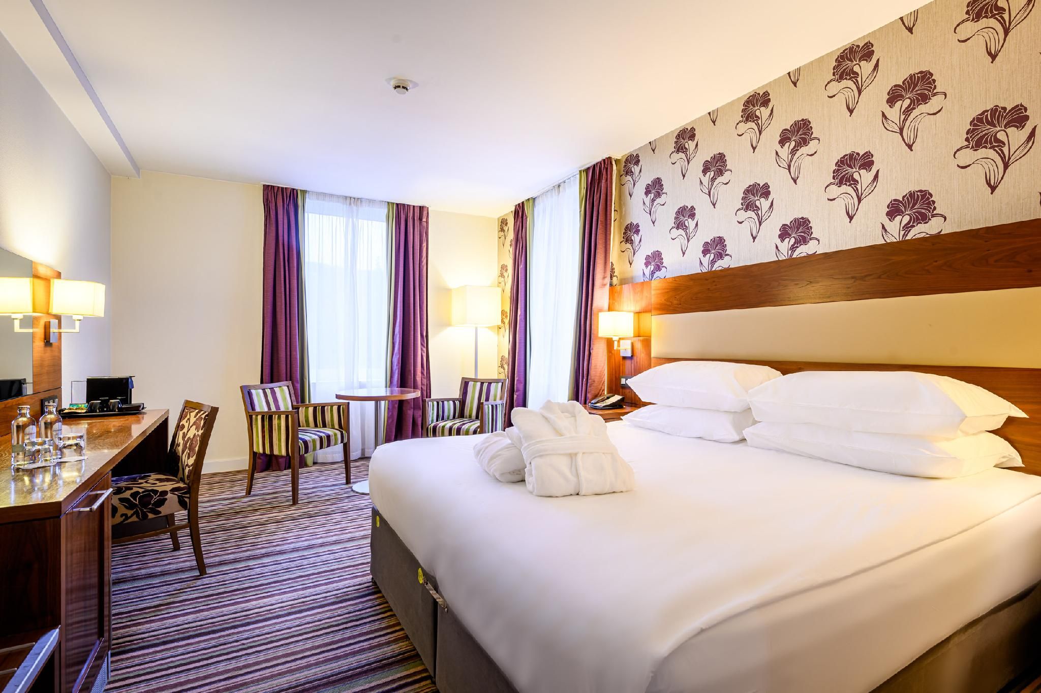 Deluxe Room with 1 kingsize bed