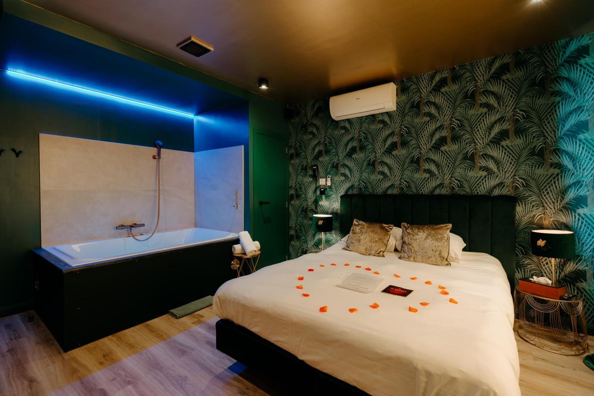 Deluxe Double Room with Bath