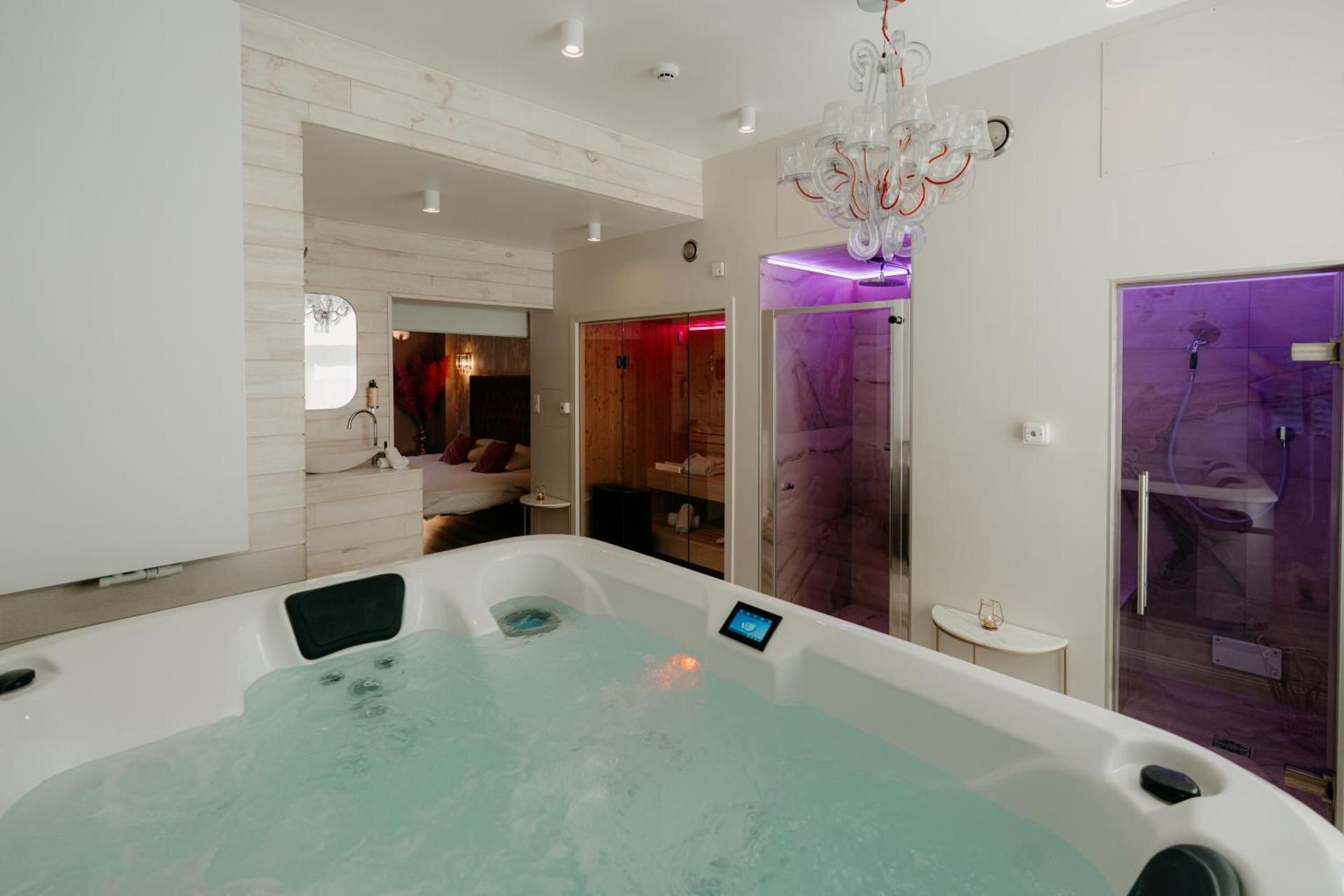 King Room with Spa Bath