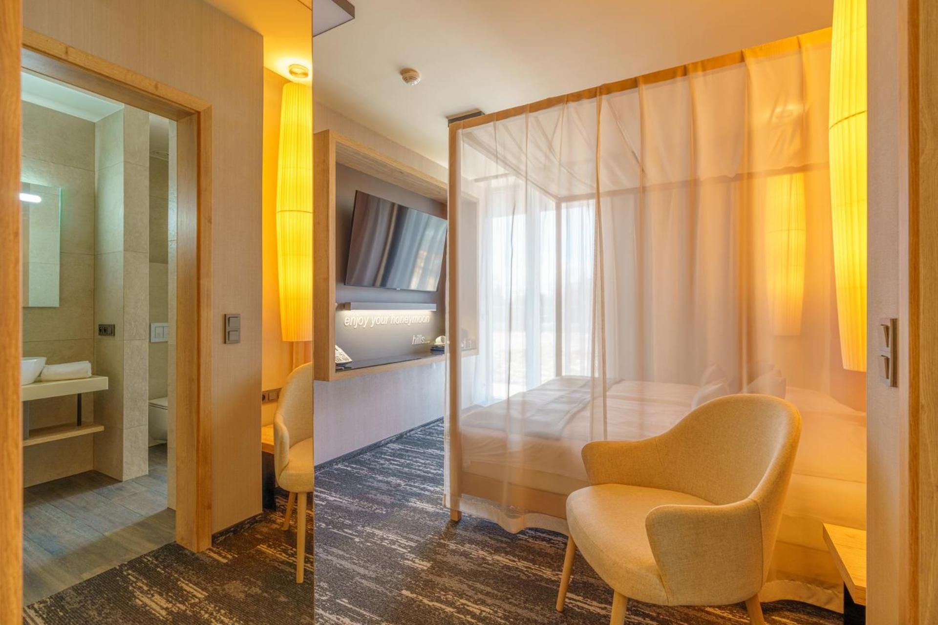 Honeymoon Room