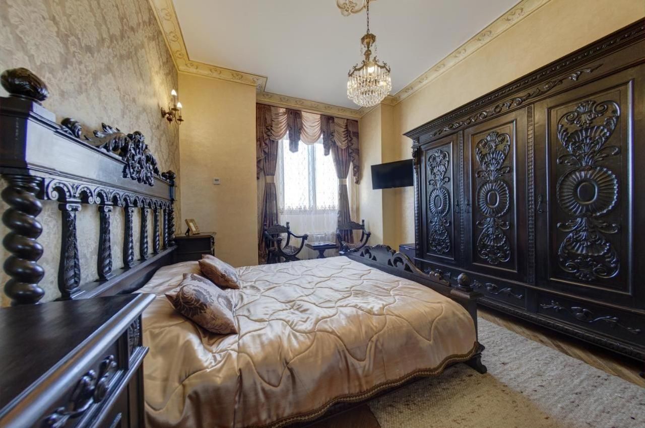 King Room with Spa Bath