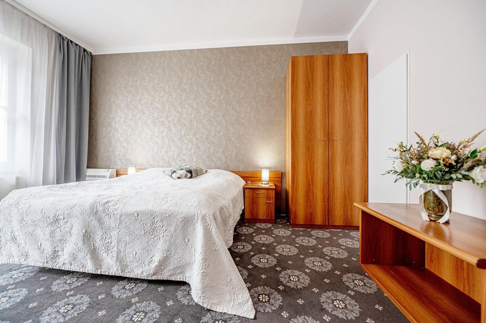Double or Twin Room with Shower