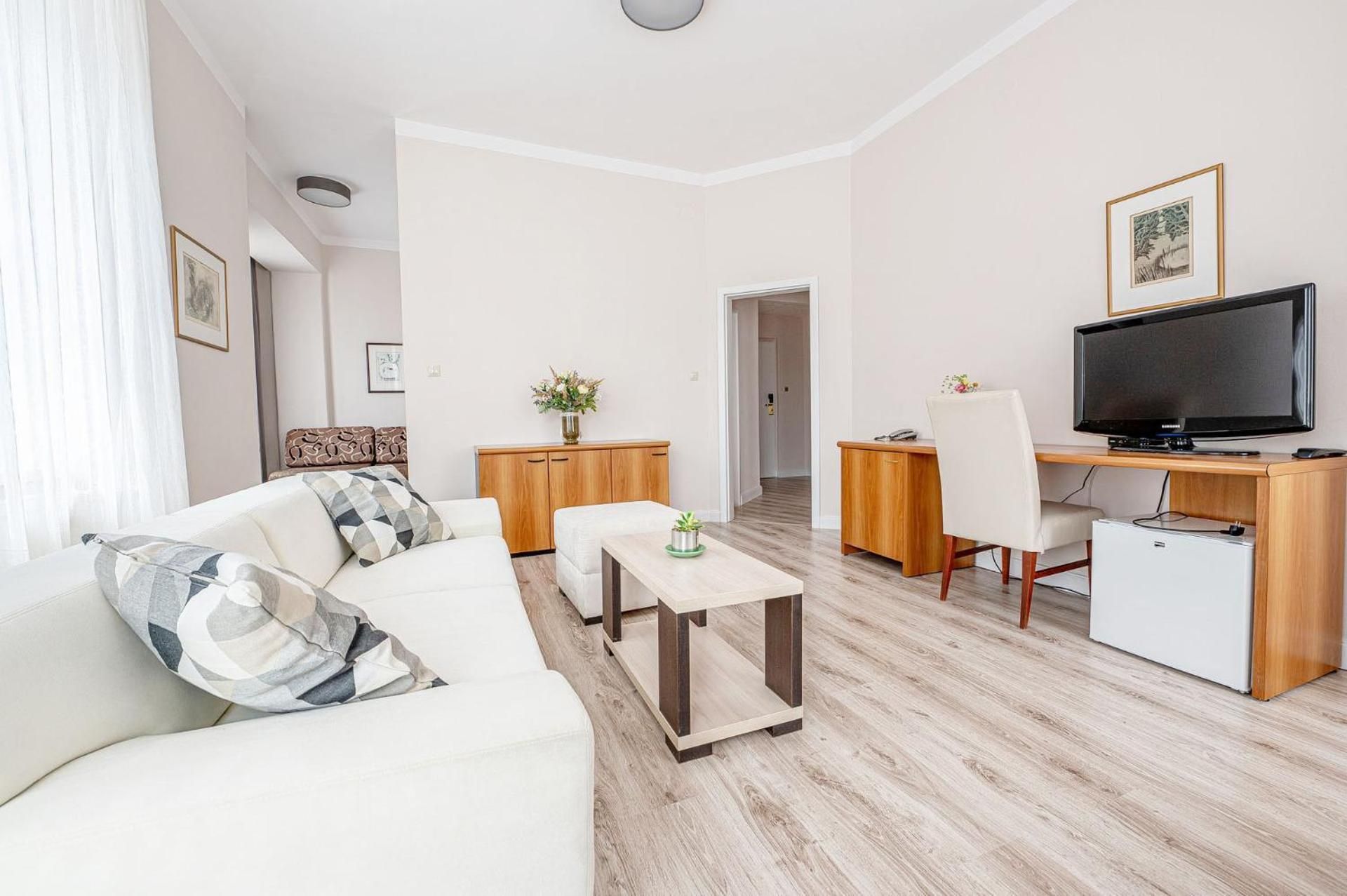 DELUXE APARTMENT