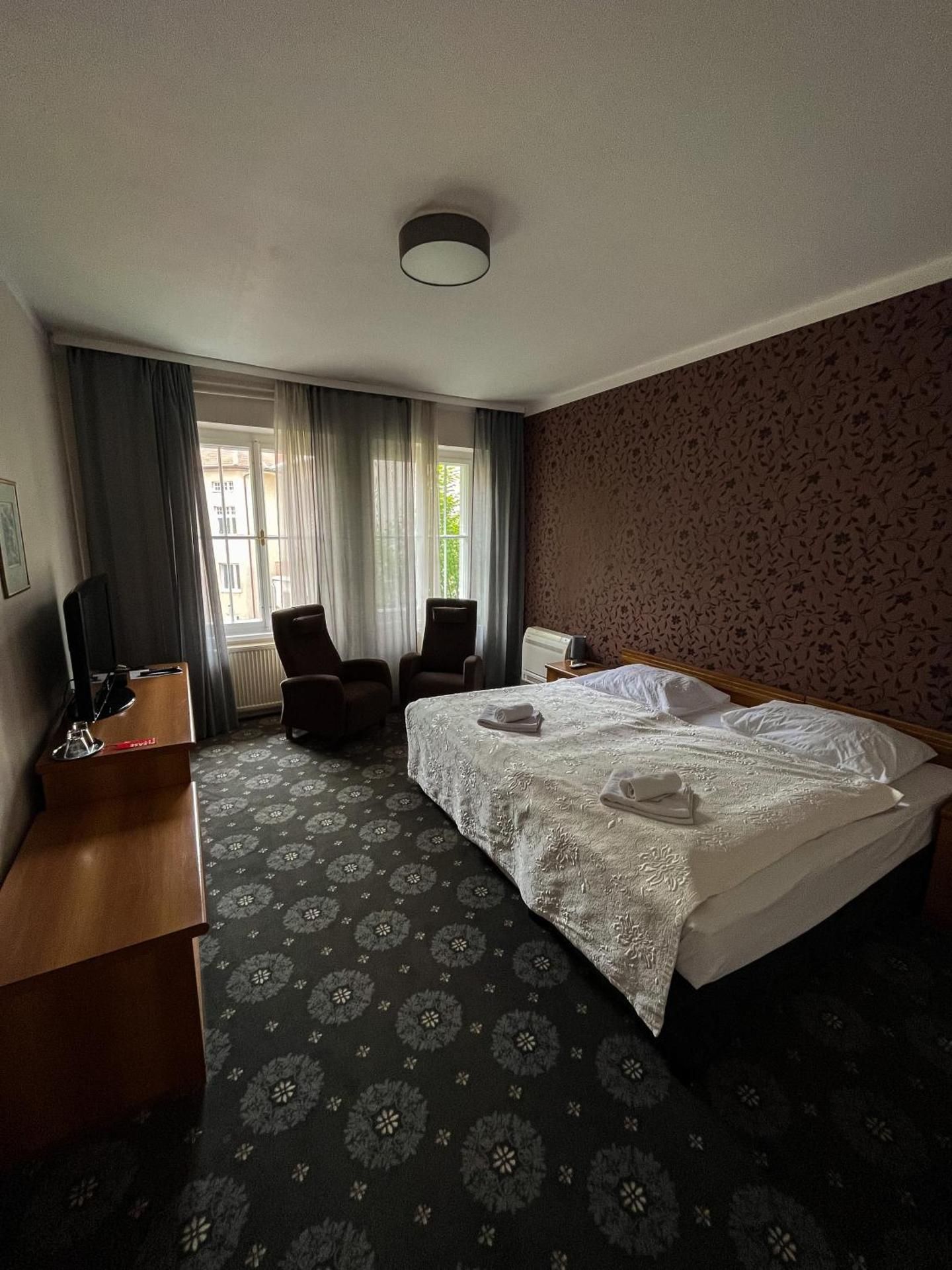 Double or Twin Room with Shower