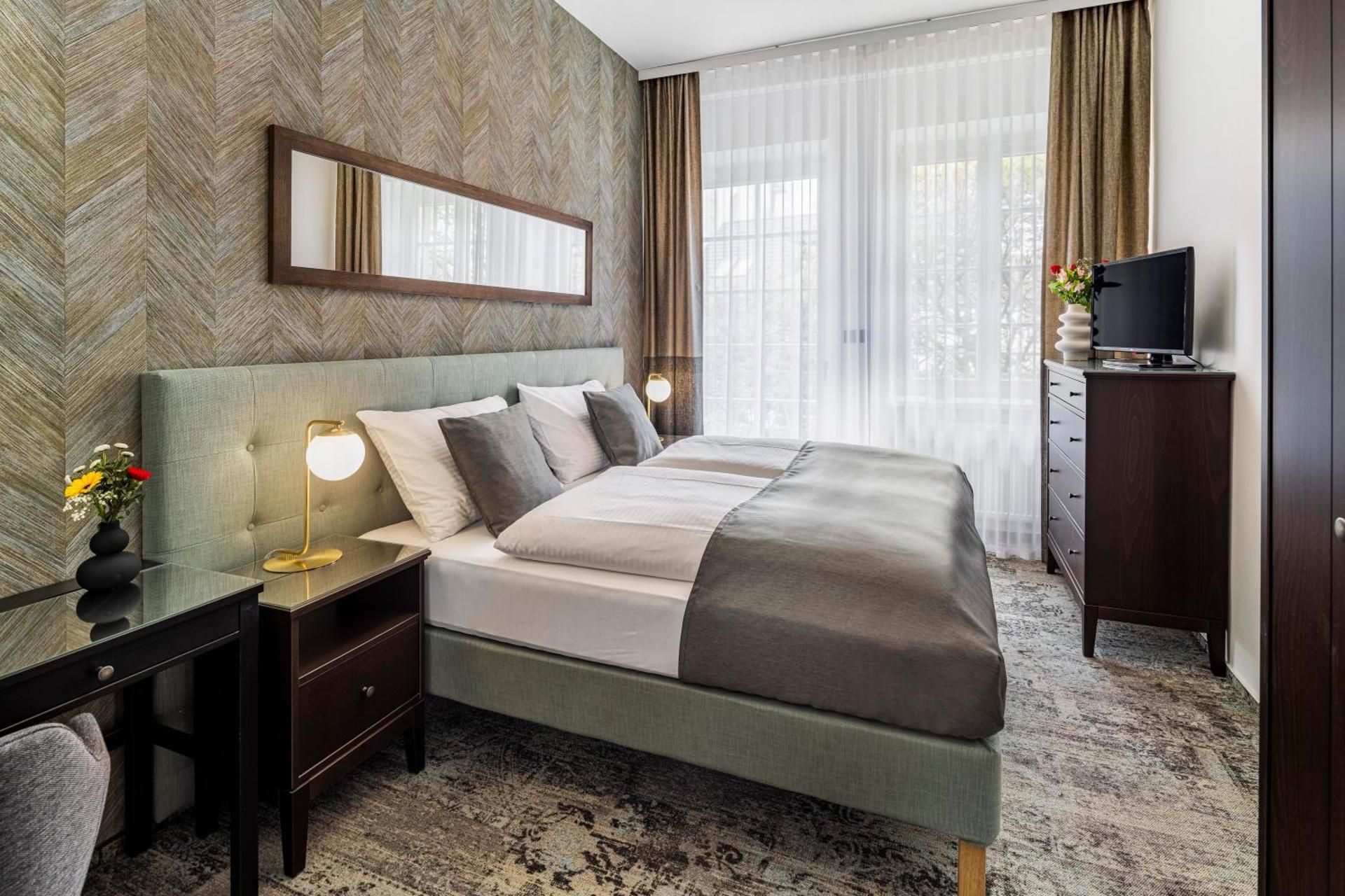 Large Double or Twin Room